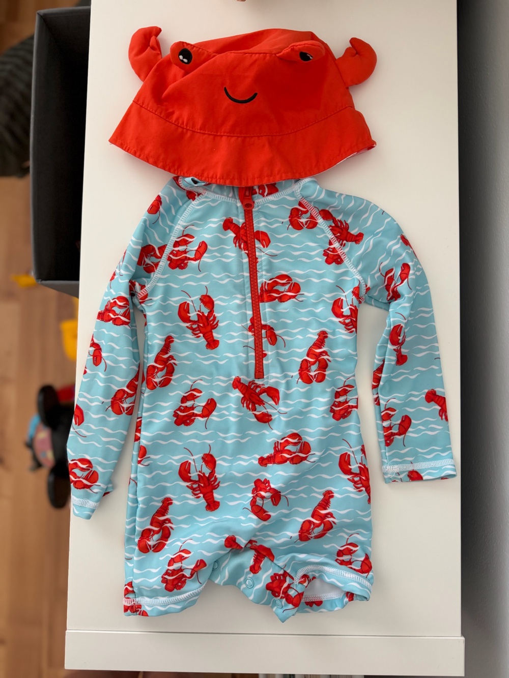 Tommy Bahama Kids Red Lobster Print Rashguard Swimsuit with Red Crab Hat